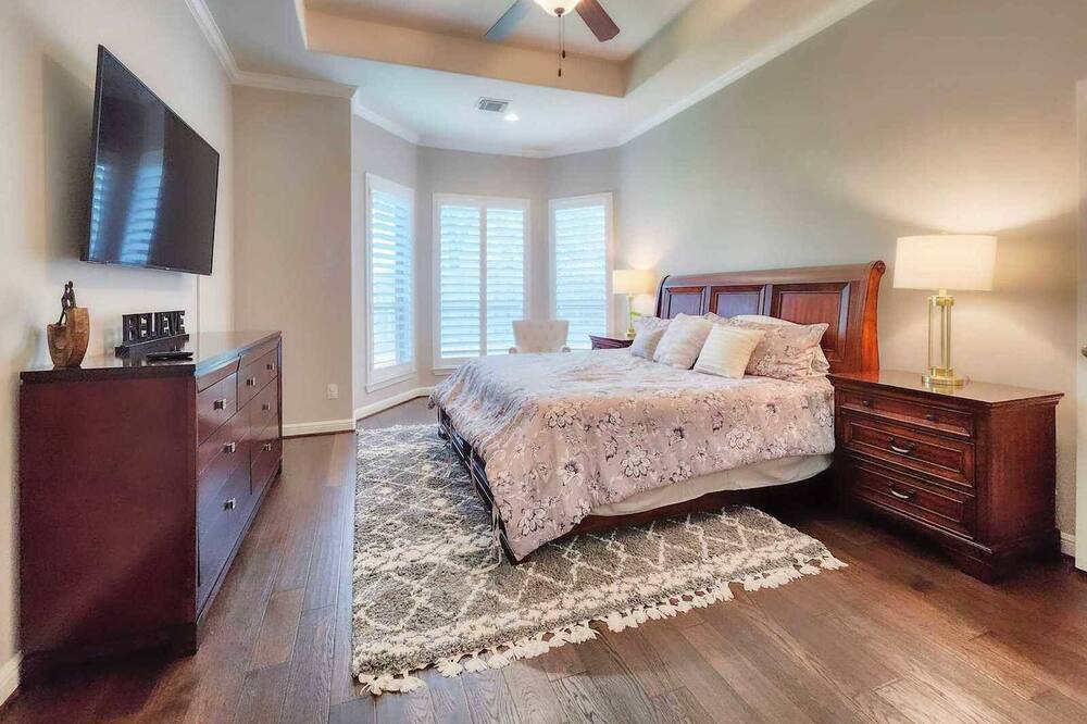 Photo of Bedroom in Jersey Village