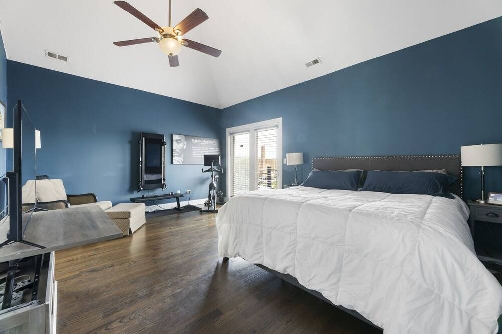 Photo of Bedroom in Bronzeville