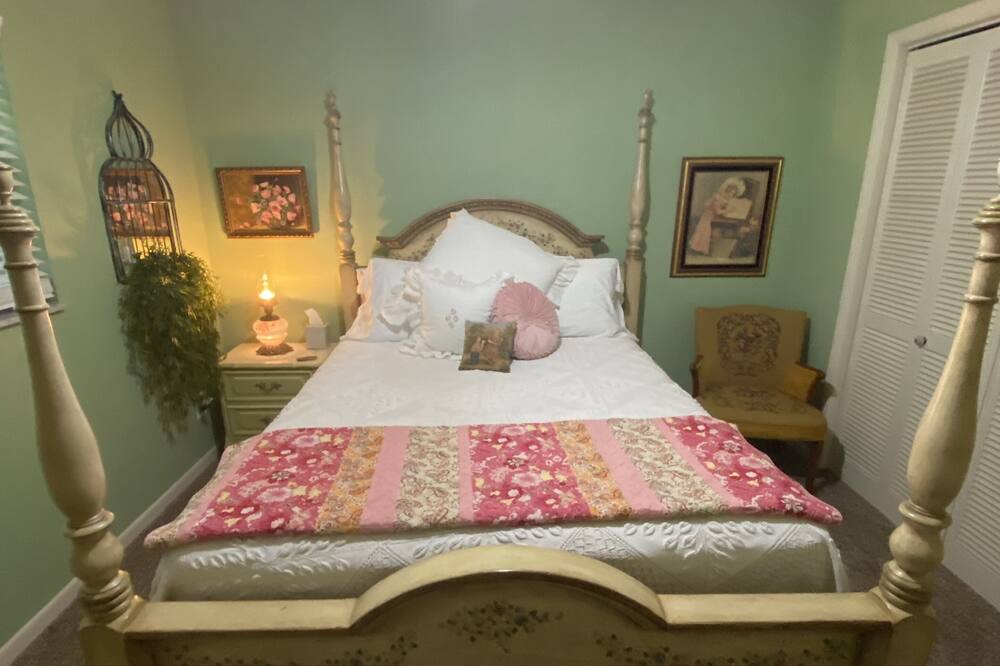 Photo of Bedroom in Lakeland