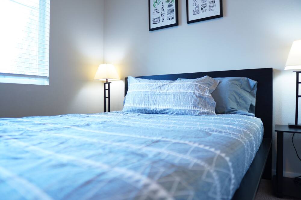 Photo of Bedroom in Everett