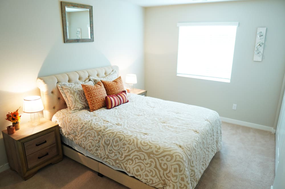 Photo of Bedroom in Everett