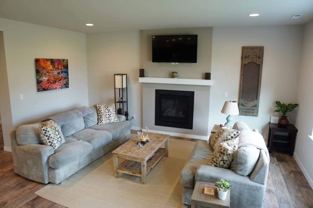 Photo of Others in Everett