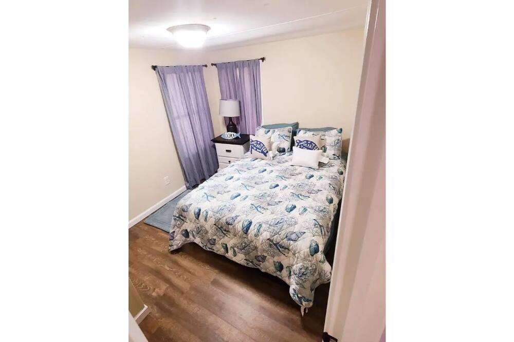 Photo of Bedroom in Townsend