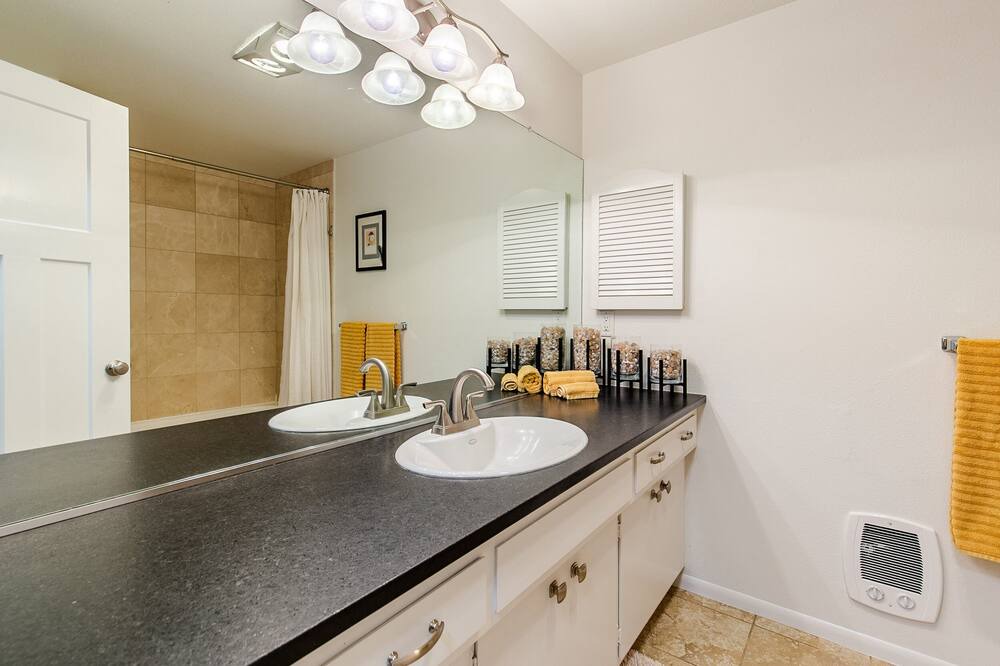 Photo of Bathroom in Friendly
