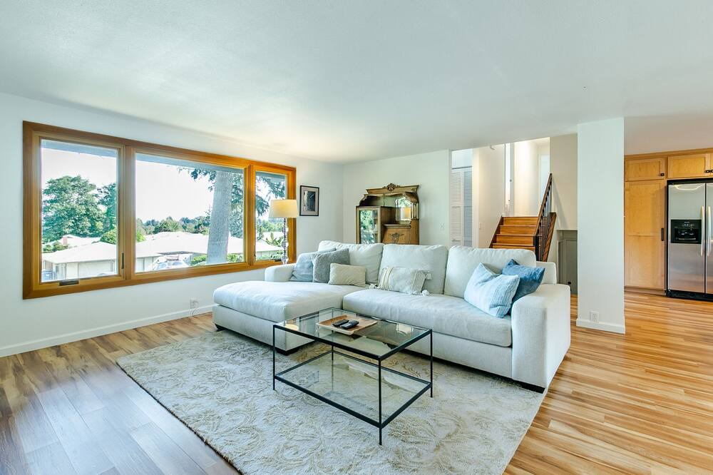 Photo of Others in Friendly