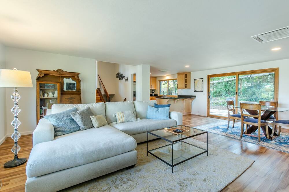 Photo of Others in Friendly