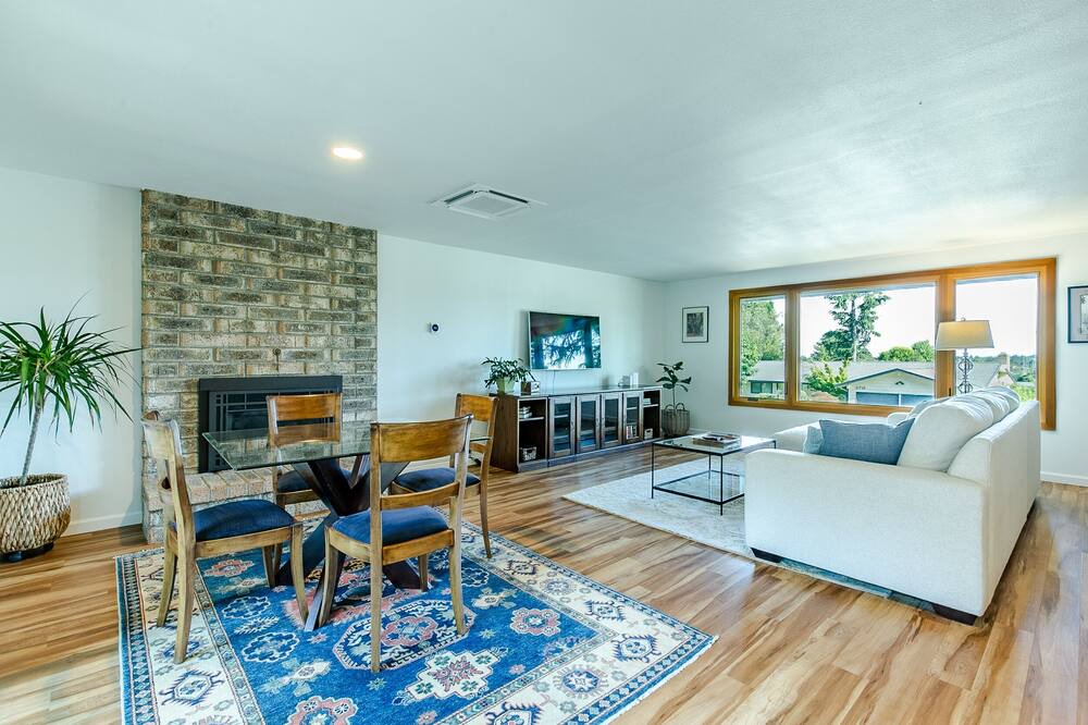 Photo of Others in Friendly