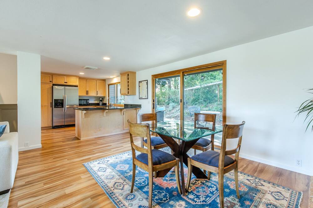 Photo of Others in Friendly