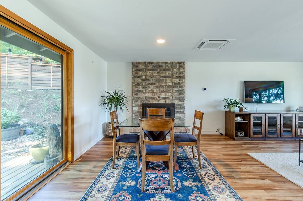 Photo of Others in Friendly