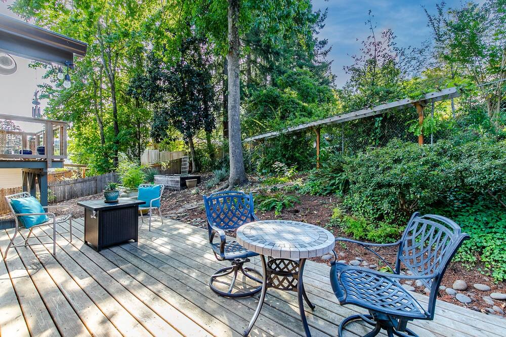 Photo of Others in Friendly