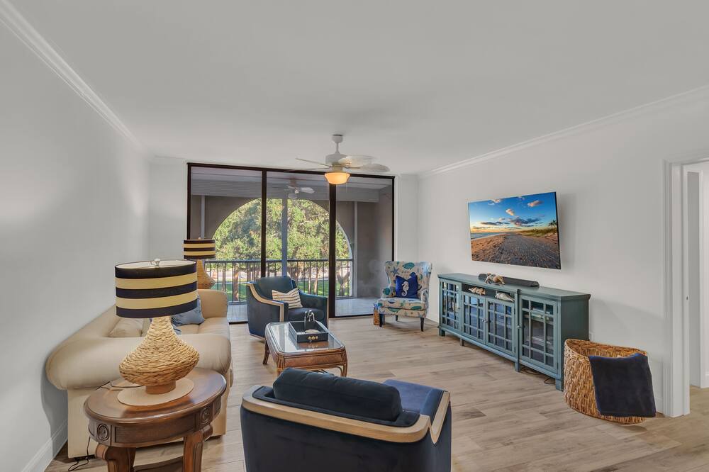Photo of Bedroom in Indian River Shores
