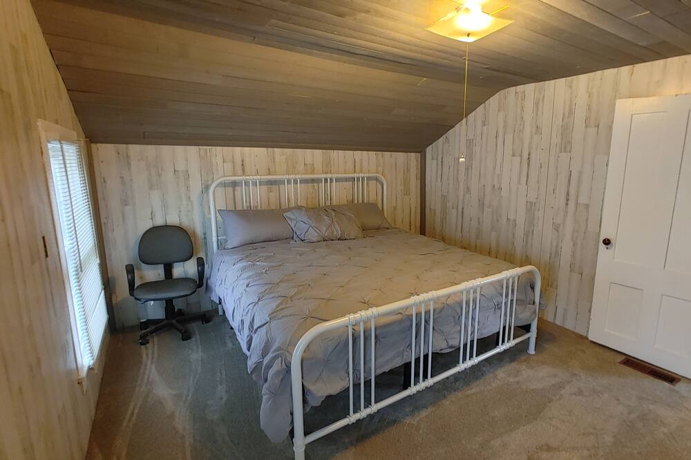 Photo of Bedroom in Canandaigua