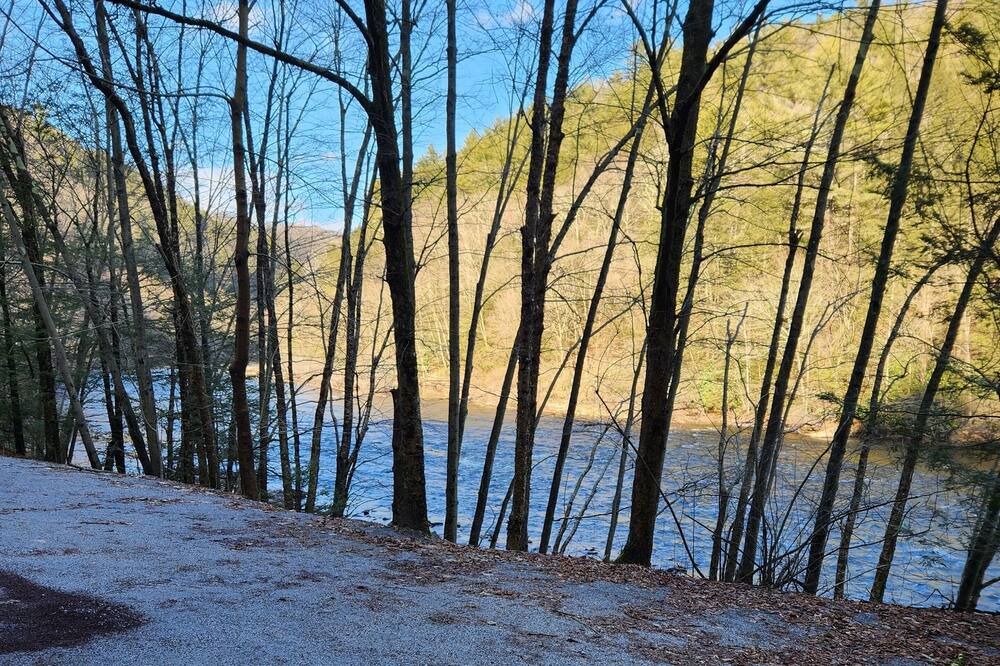 Photo of Others in Mountain Top