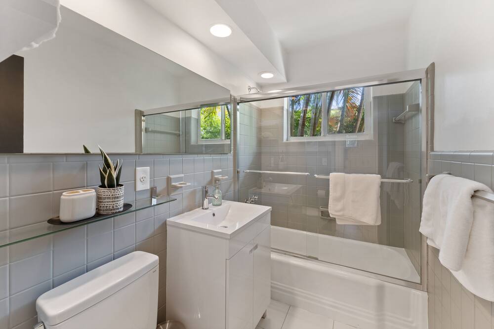 Photo of Bathroom in Central Corals