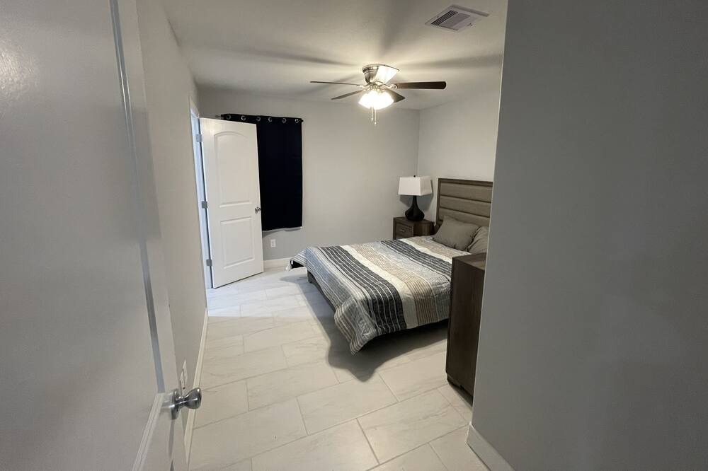 Photo of Bedroom in Lakeview  Jefferson County
