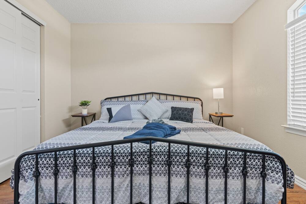 Photo of Bedroom in Northeast El Paso