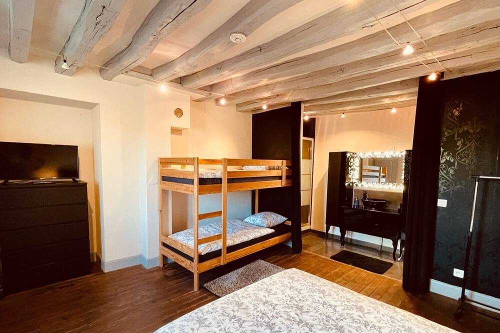 Photo of Bedroom in Thiveral-Grignon