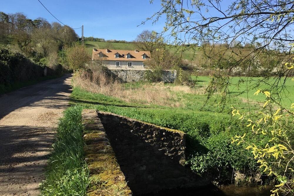 Photo of Others in Thiveral-Grignon