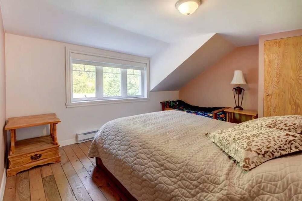 Photo of Bedroom in Mandeville