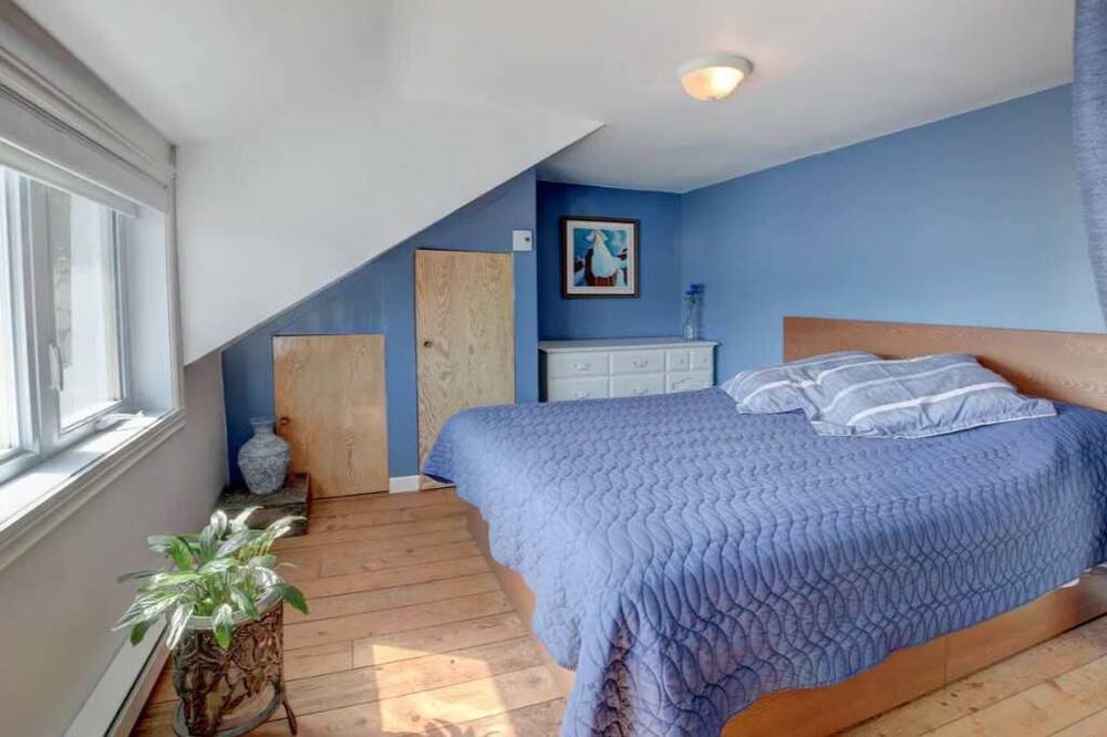 Photo of Bedroom in Mandeville