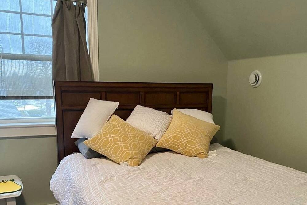 Photo of Bedroom in Clark's Harbour