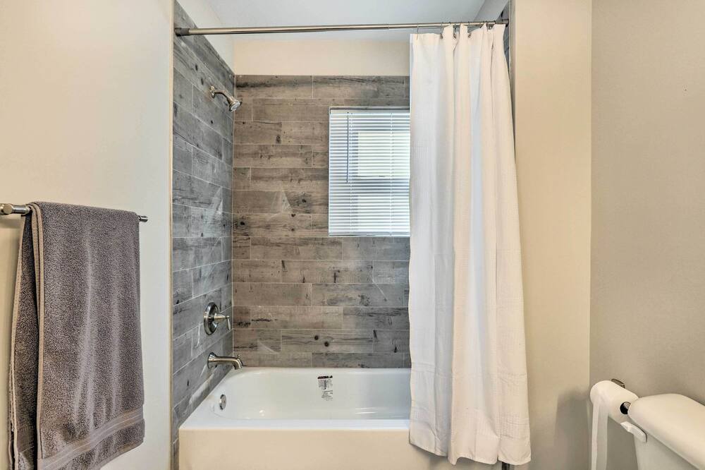 Photo of Bathroom in Carrollton