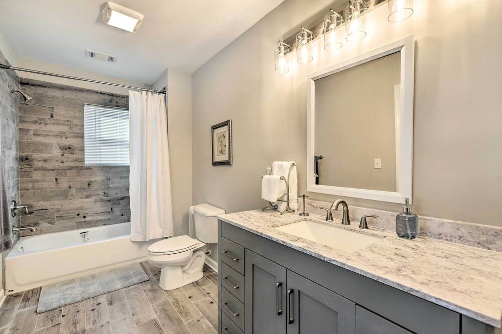 Photo of Bathroom in Carrollton