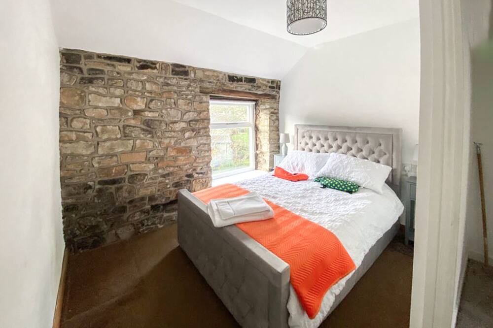 Photo of Bedroom in Hayfield