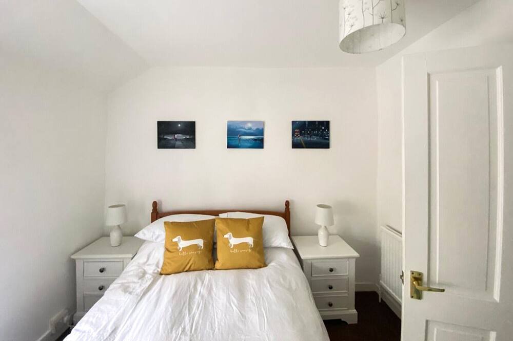 Photo of Bedroom in Hayfield