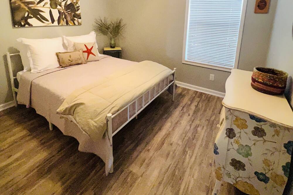 Photo of Bedroom in Suwannee