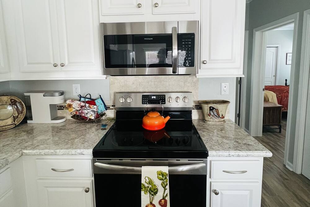 Photo of Kitchen in Suwannee