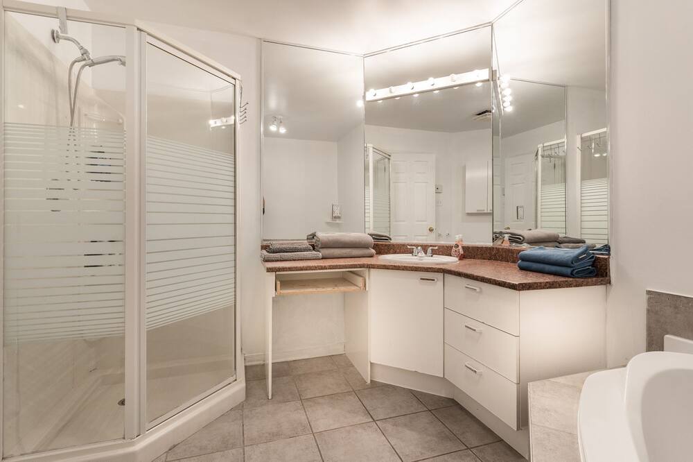 Photo of Bathroom in Brossard