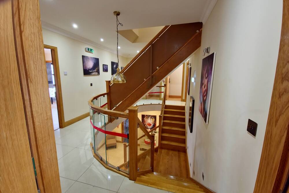 Photo of Others in MacMerry