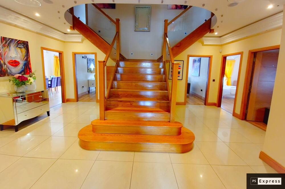 Photo of Others in MacMerry