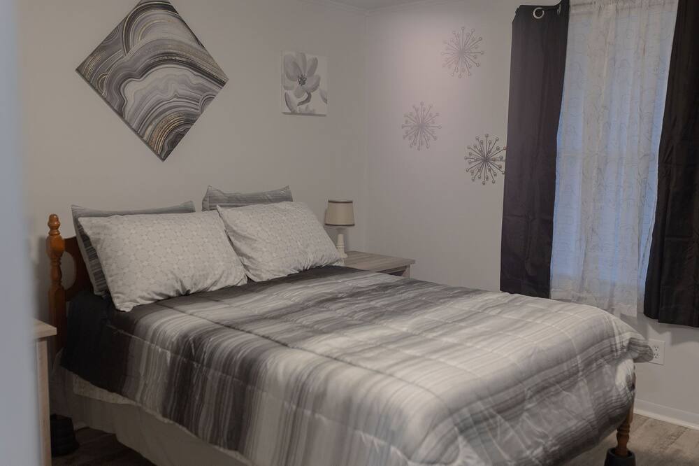 Photo of Bedroom in Crawfordsville