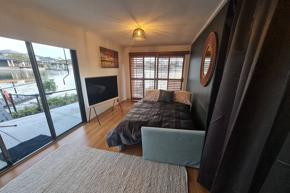 Photo of Others in Biggera Waters