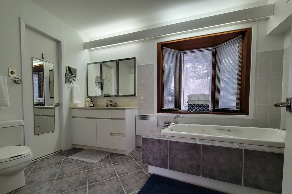 Photo of Bathroom in Shawinigan