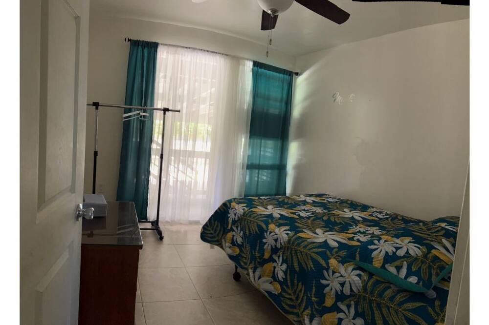 Photo of Bedroom in Waianae