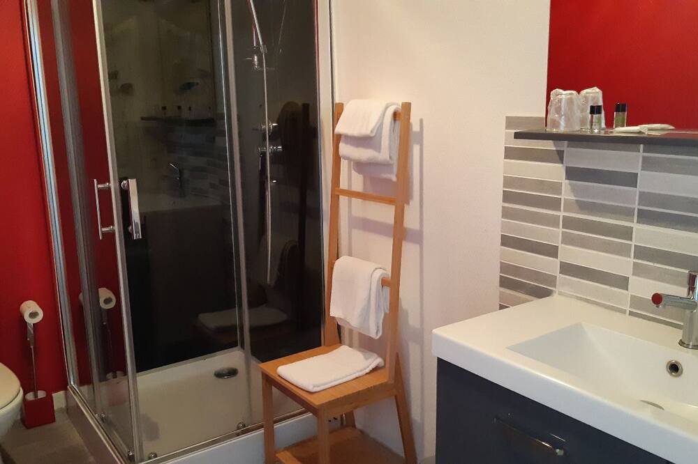 Photo of Bathroom in Thiers