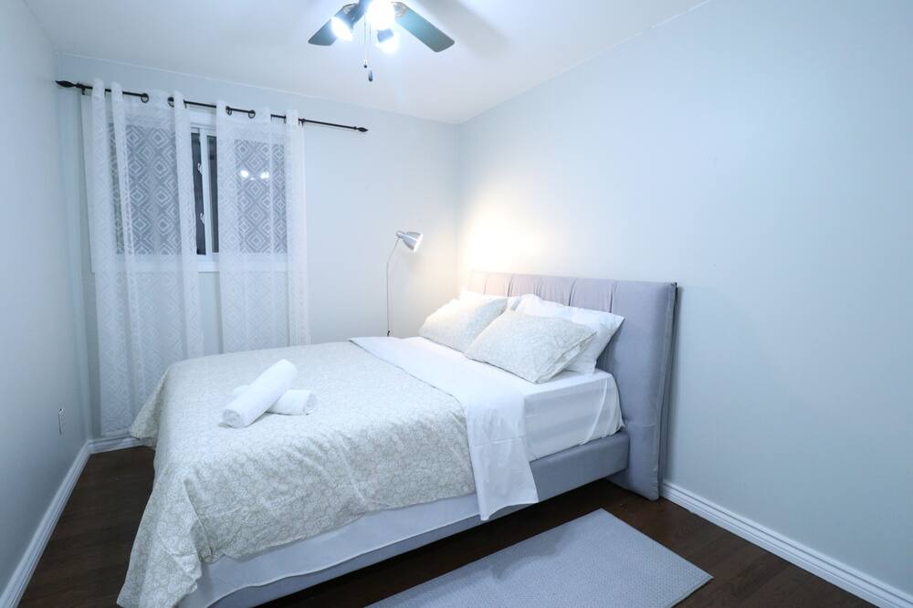 Photo of Bedroom in Manvers