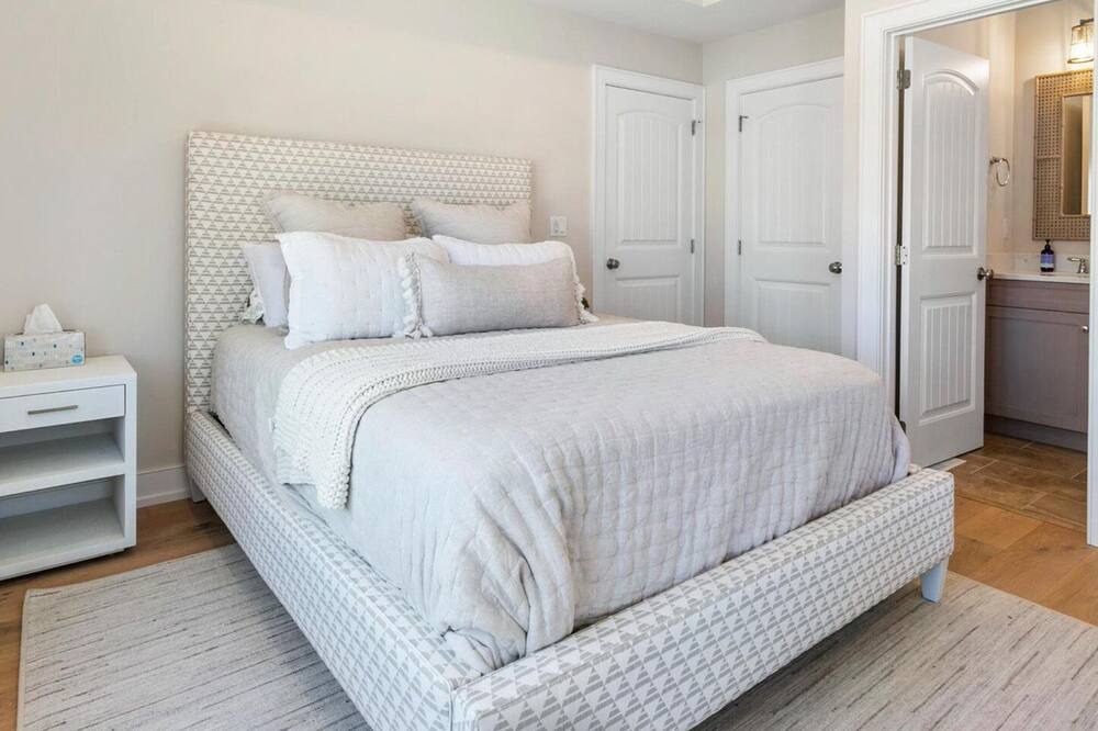 Photo of Bedroom in South Beach Haven