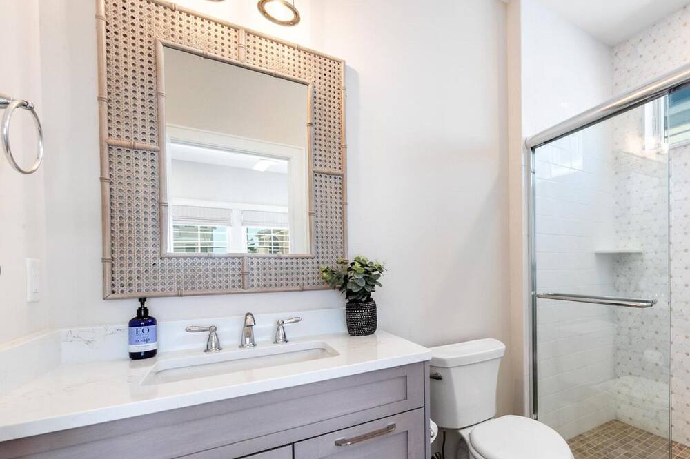 Photo of Bathroom in South Beach Haven