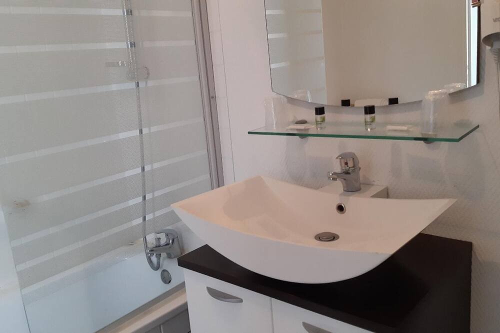 Photo of Bathroom in Thiers