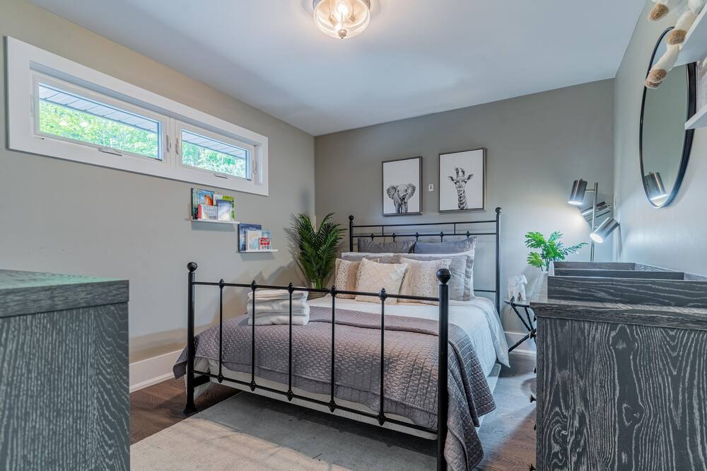 Photo of Bedroom in Oro-Medonte