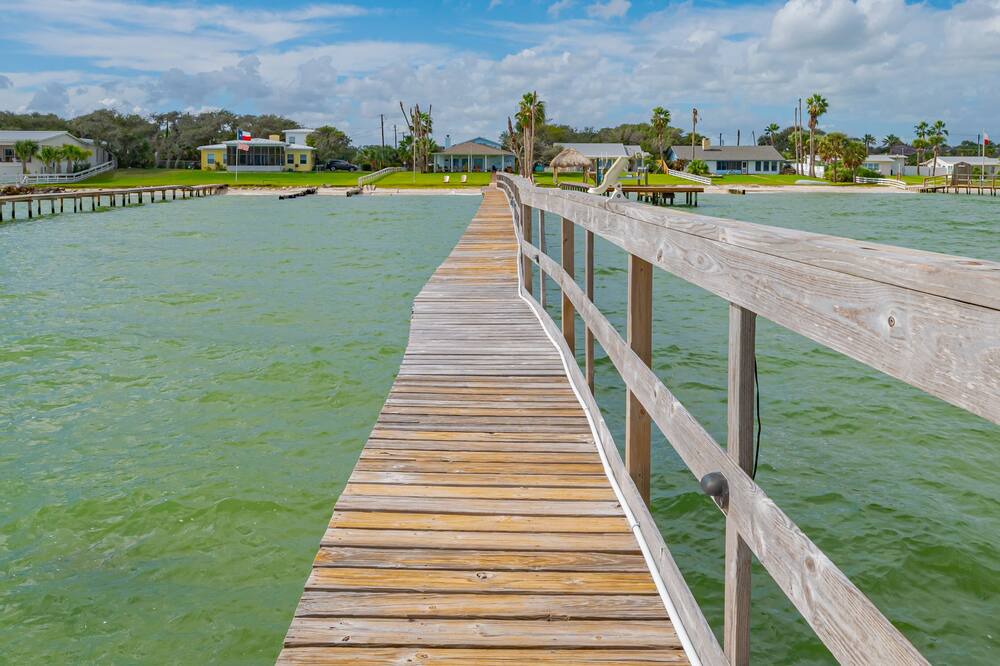 Photo of Others in Harbor Oaks