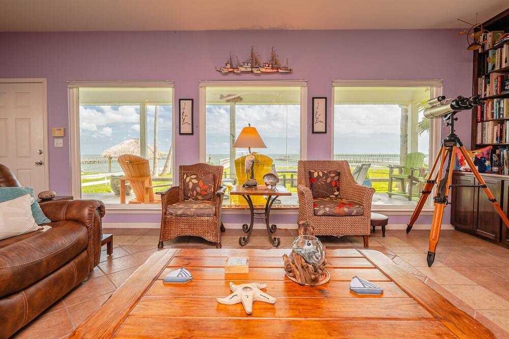 Photo of Others in Harbor Oaks