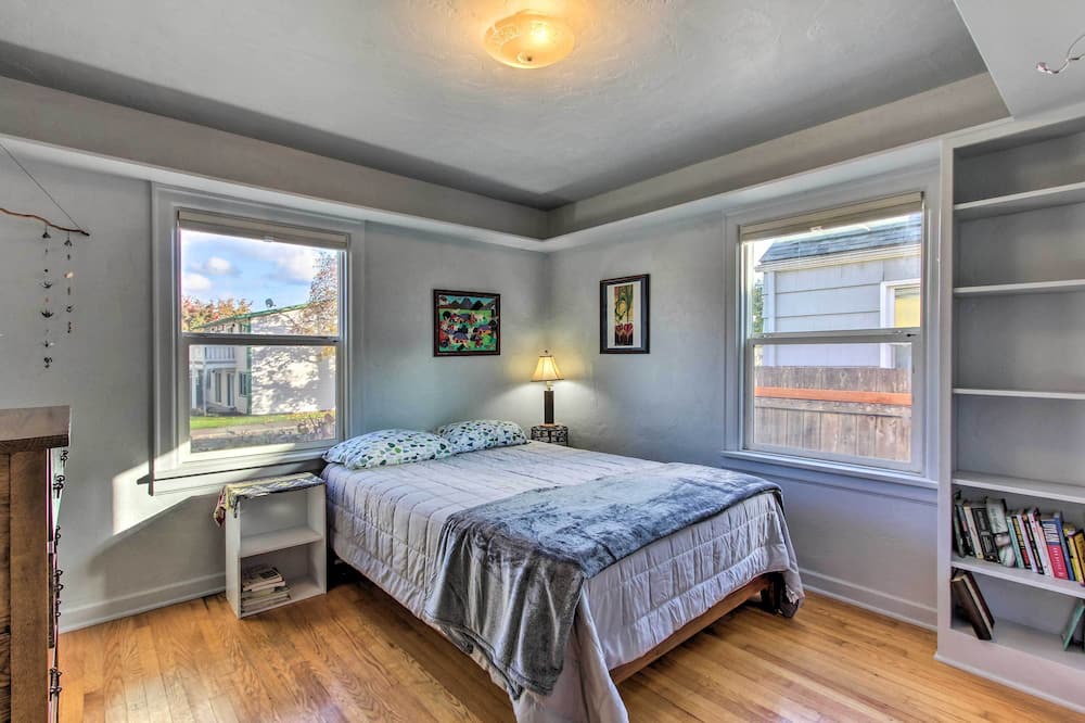 Photo of Others in College Hill