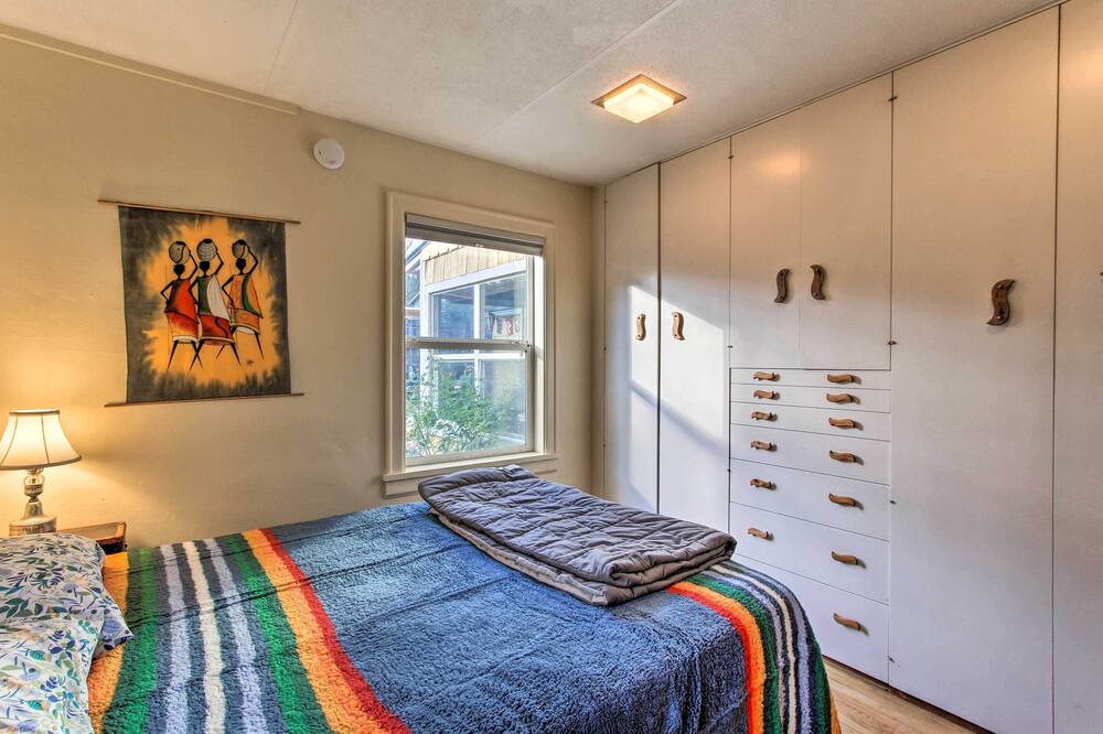 Photo of Bedroom in College Hill