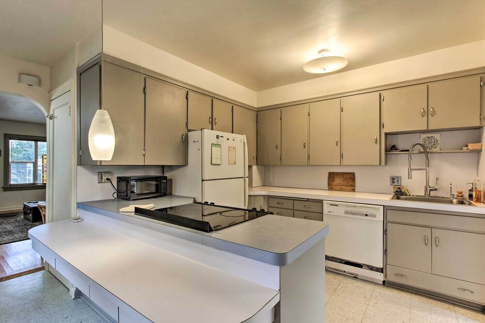 Photo of Others in College Hill