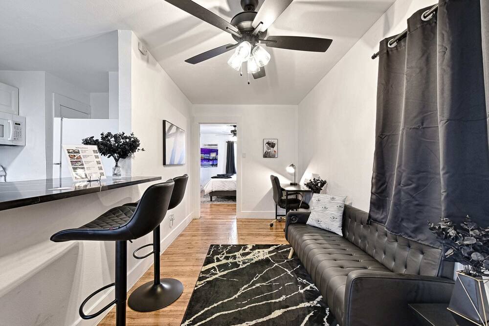 Photo of Livingroom in Bryan Place
